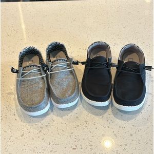 Hey Dudes Sneaker Shoes 2 pairs Woman 7